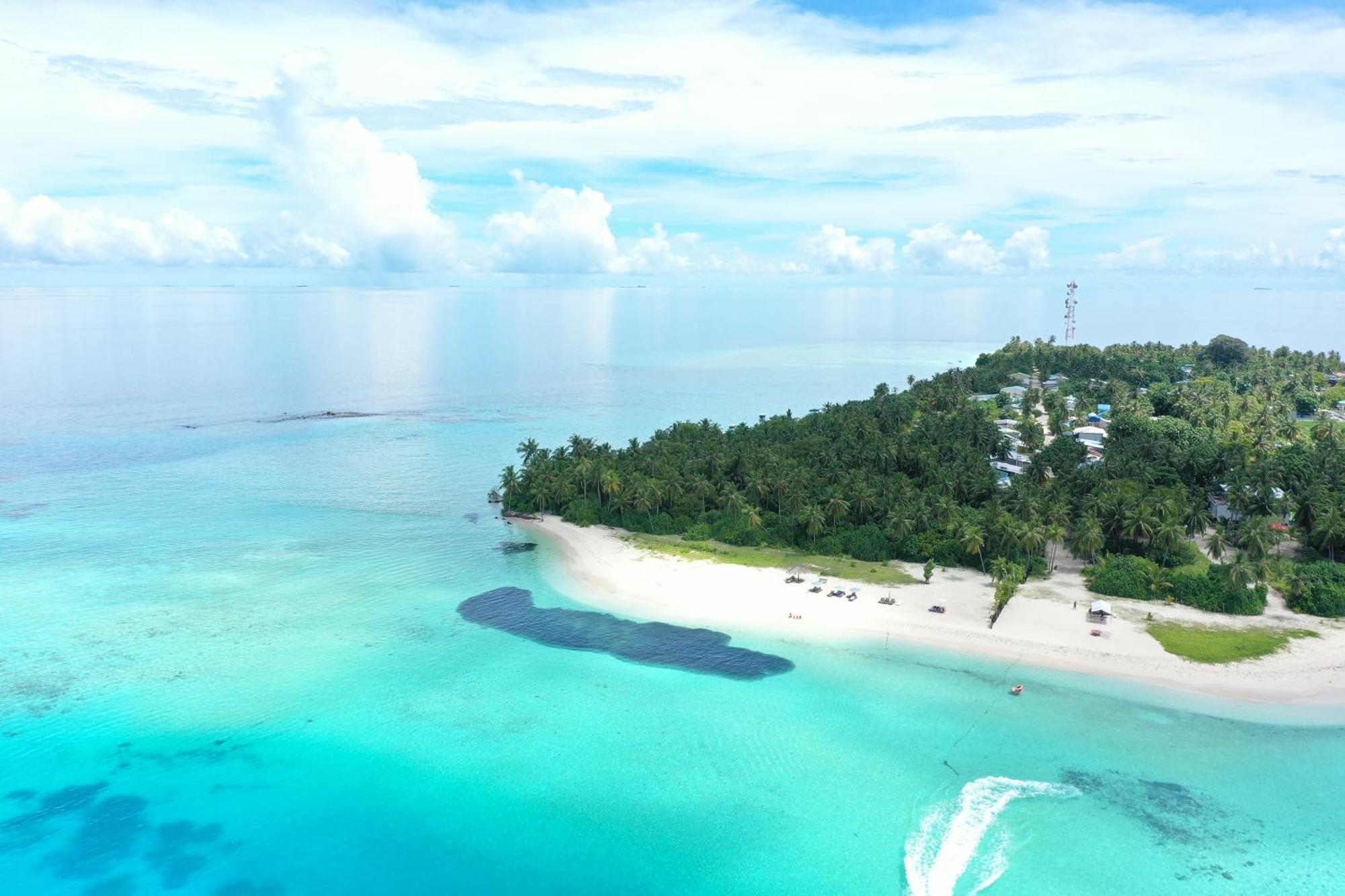 Manta Sea View Himandhoo Hotel Exterior photo